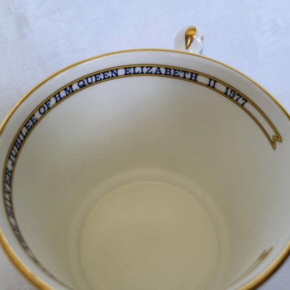 Queen Elizabeth II Silver Jubilee Mug by Aynsley - double handled - Picture 4 of 8